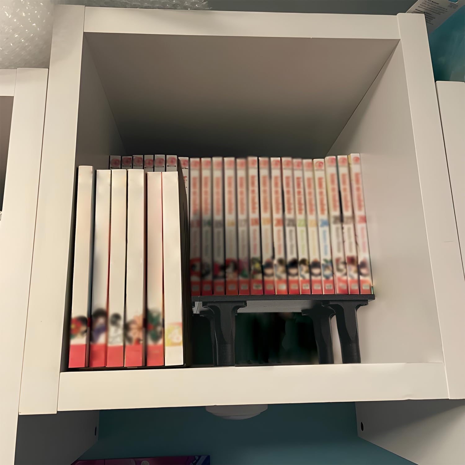 Bantlou 2 Pack Shelf Riser for Displaying Two Rows of Books on a Single Shelf, Wooden Adjustable Heigh Manga Display Stand, Space-Saving Display Stand for Books, Manga, DVDs, CDs